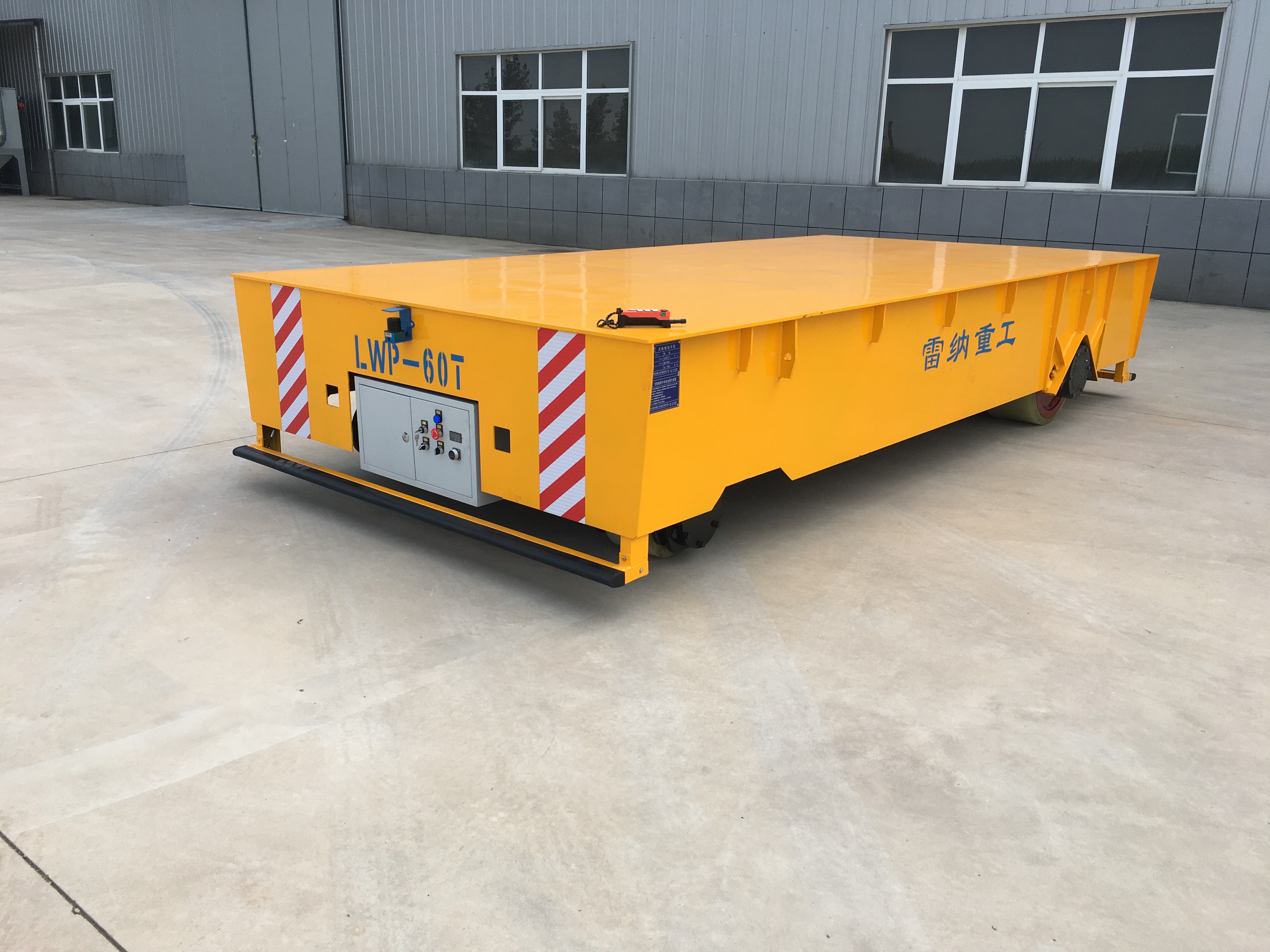 無軌電動(dòng)平板車使用時(shí)發(fā)熱應(yīng)當(dāng)如何處理？